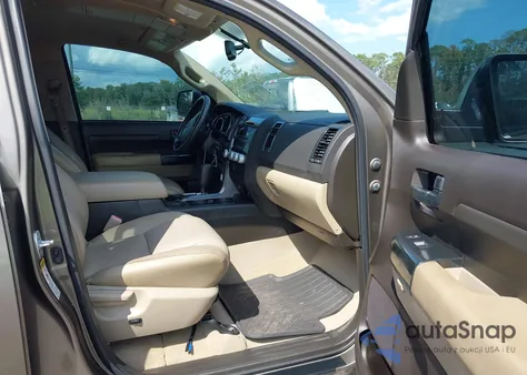 2010 Toyota Tundra Grade 5.7L V8 z USA, uszkodzony, nr VIN 5TFEY5F12AX094192